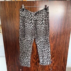 Leopard Print capri